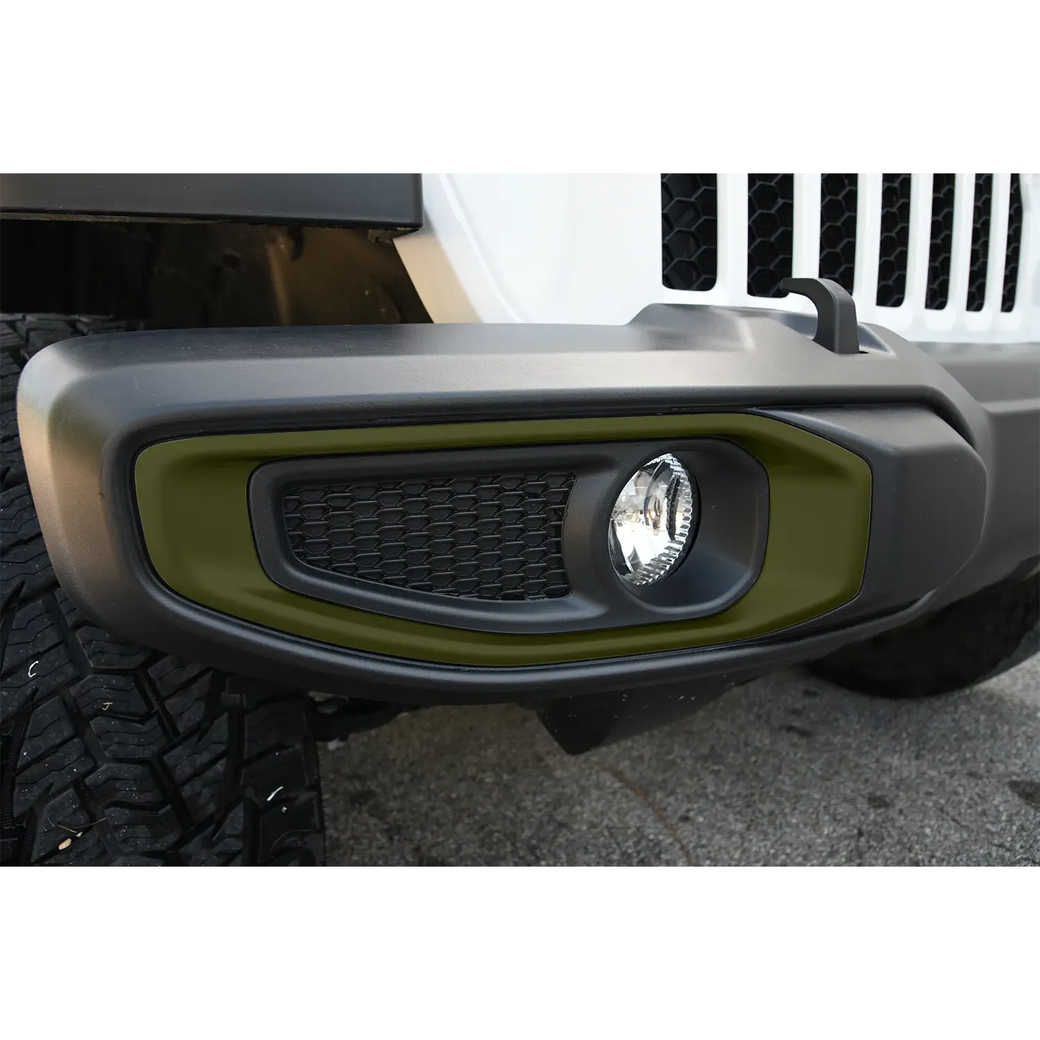 Fog Trim Light Surround (Fits JL/JT)