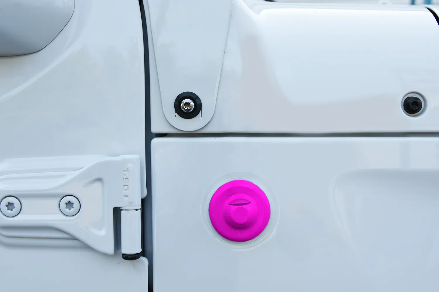 Distinction® Painted Antenna Cap (Fits JL/JT/JK)