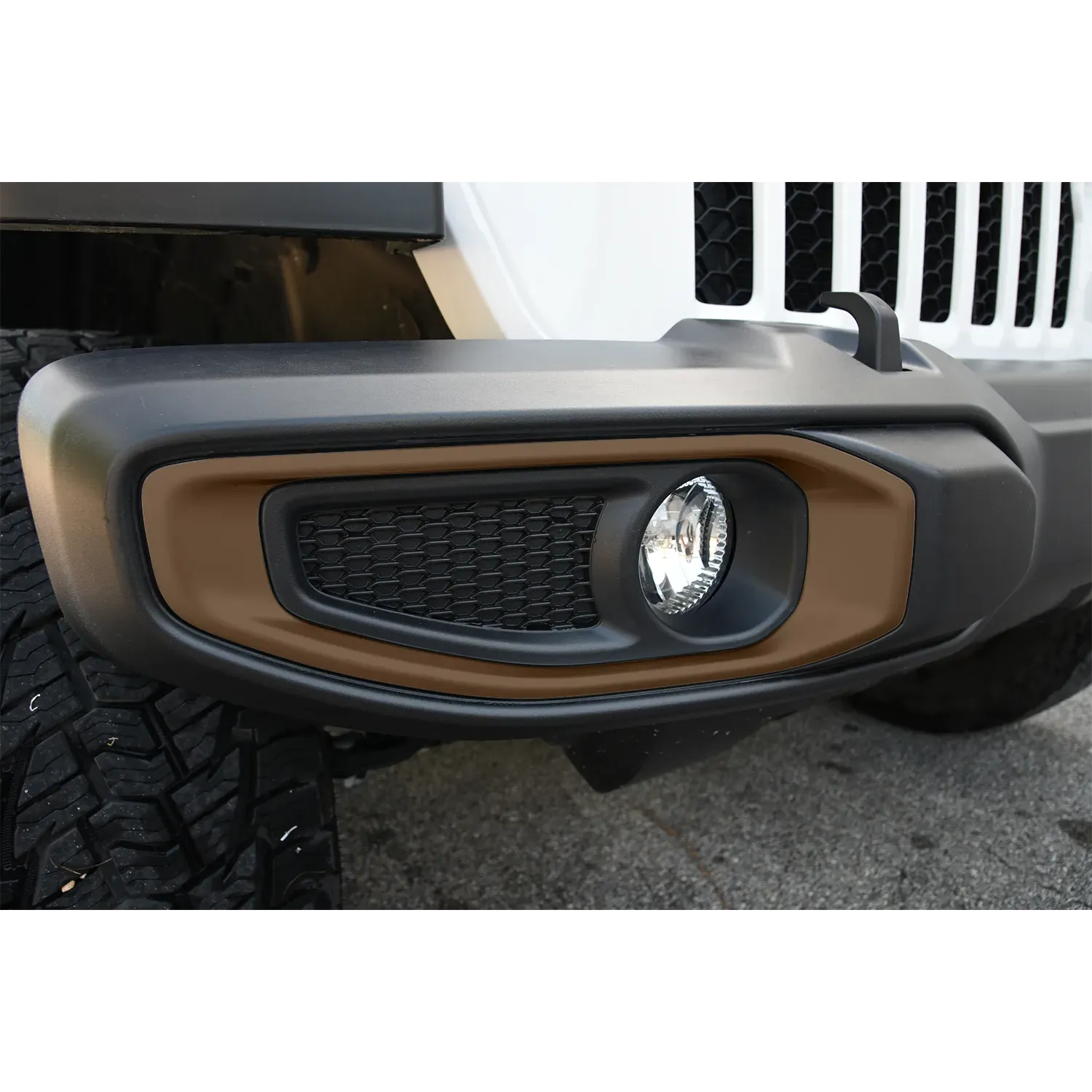 Fog Trim Light Surround (Fits JL/JT)